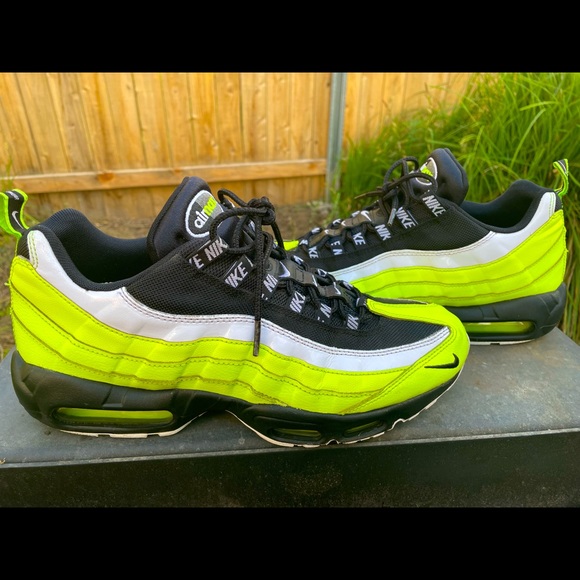 Nike AIR MAX 95 (no box) $70 OBO
TRADES OR OBO SERIOUS INQUIRIES ONLY - Picture 1 of 3